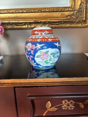 Asian Porcelain Ginger Jar Vase w Lid Floral Chinoiserie Decor